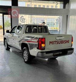 میتسوبیشی L200